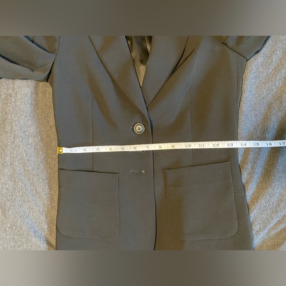 Classic Black Blazer - Picture 4 of 6